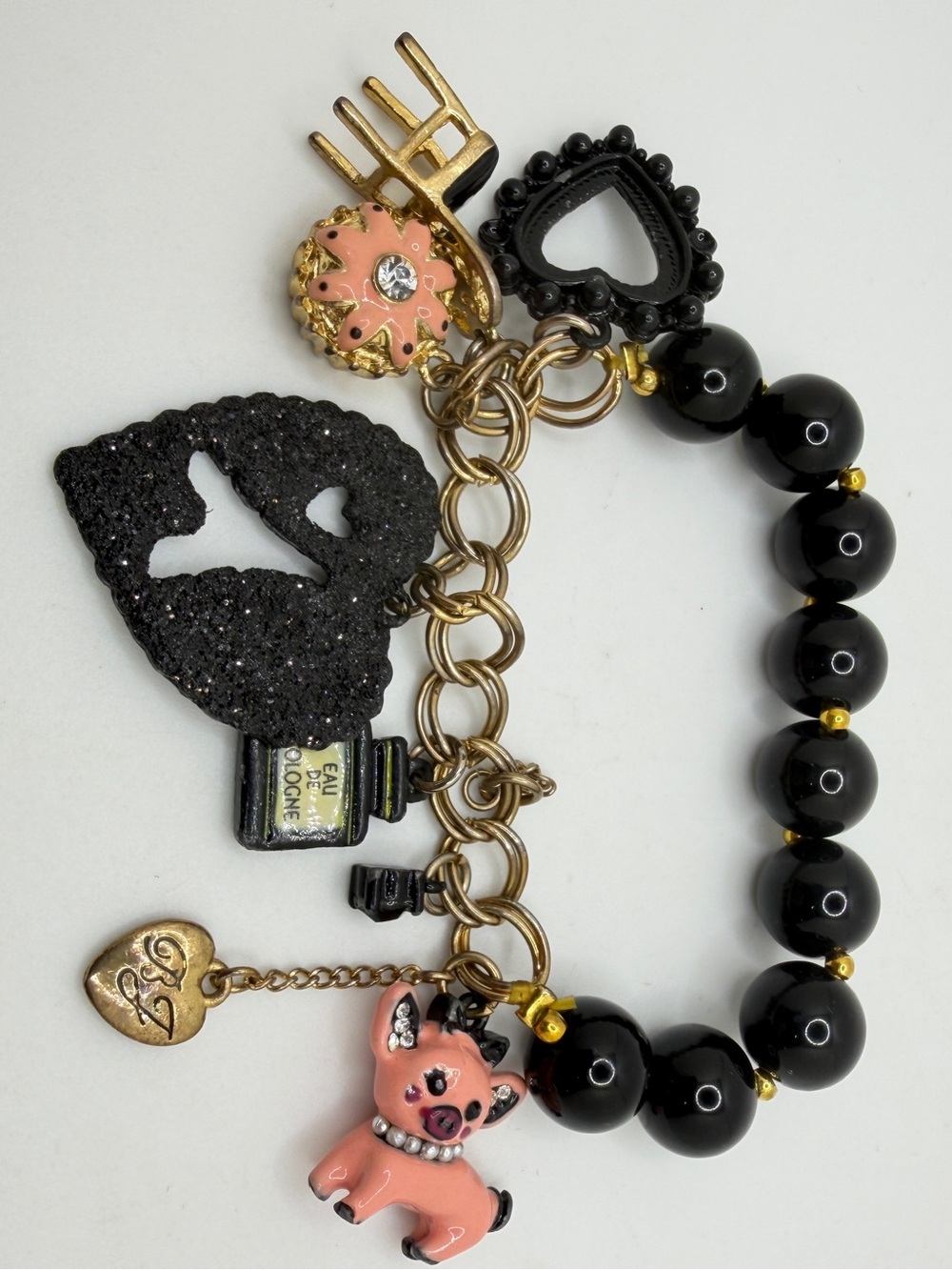BETSEY JOHNSON Stretchy, gold tone metal, acrylic, charm bracelet! - Picture 11 of 11